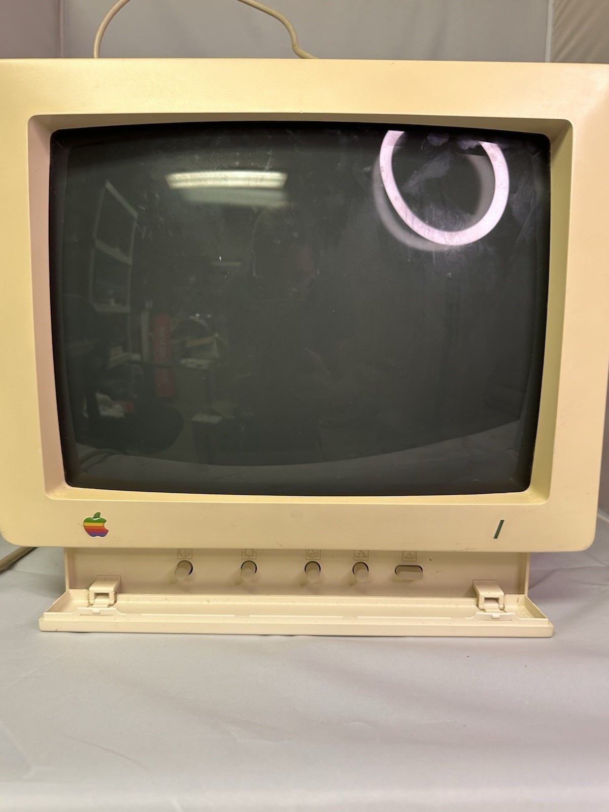 Apple ColorMonitor IIc 13 in Beige CRT Monitor A2M4043 DB-15 Speakers *UNTESTED*