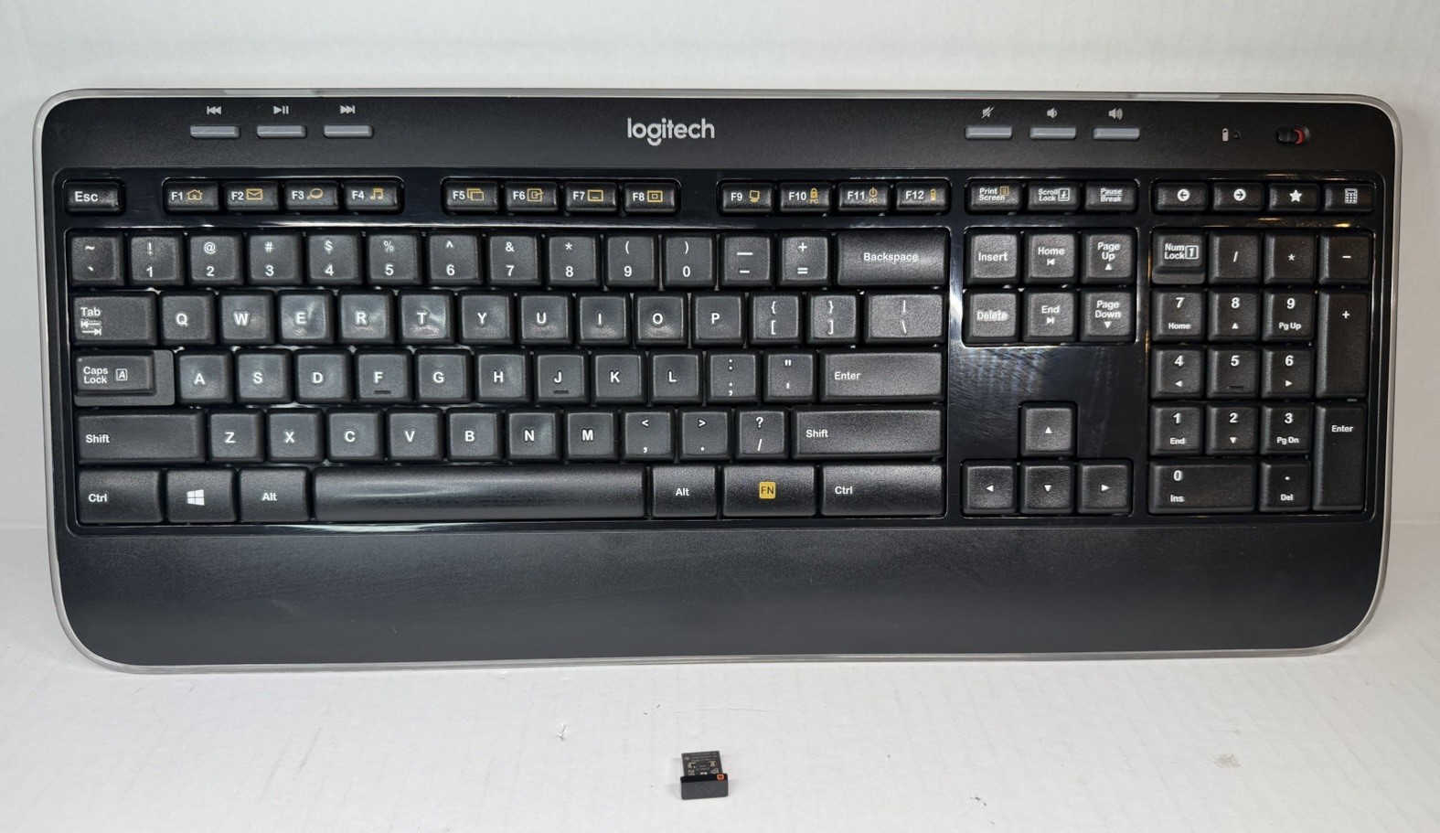 Logitech K520 Wireless Keyboard Full Size Unifying Receiver Batteries Unit #1