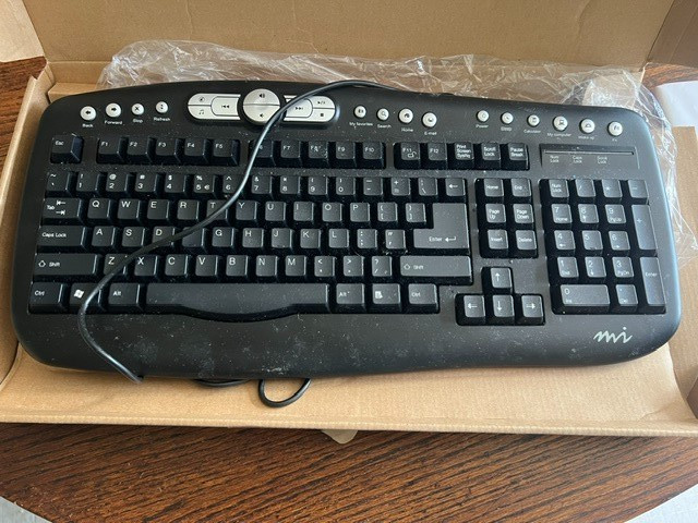 Micro Innovations Internet Elite Keyboard KB565BL Spill Resistant