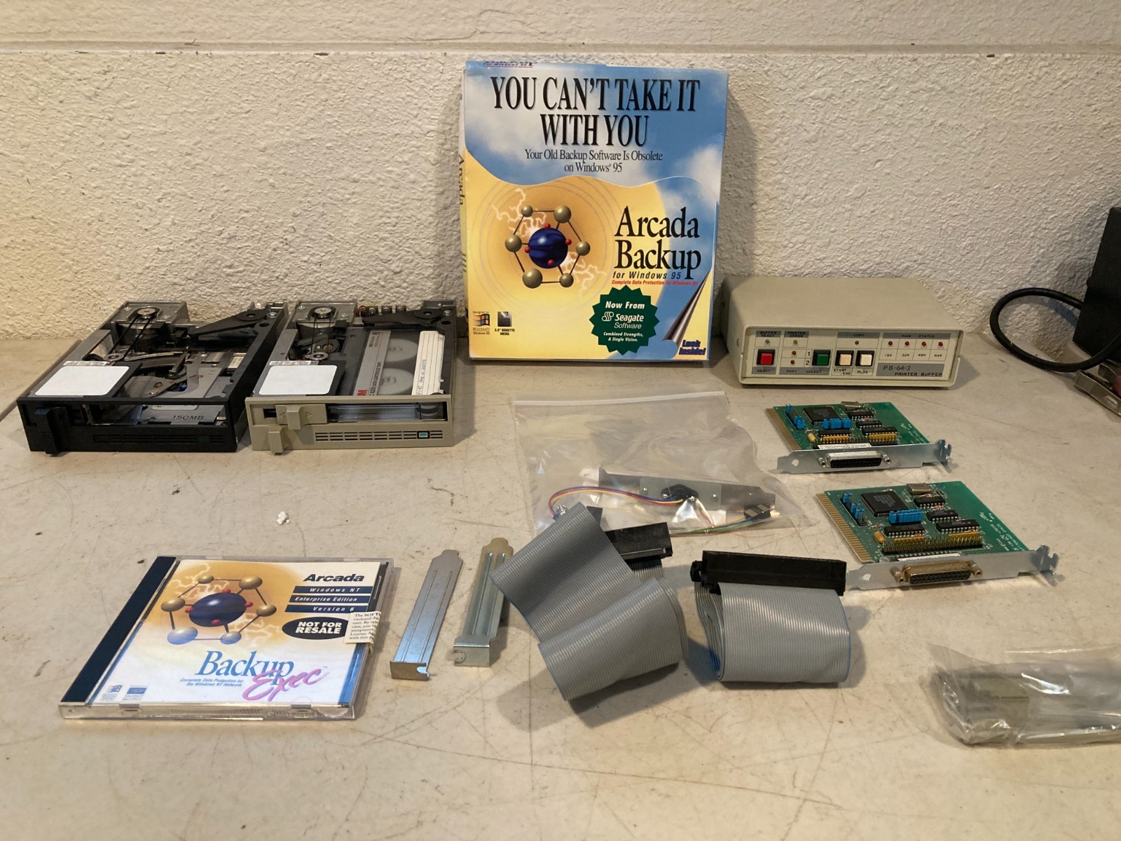 Vintage PC Computer Hardware Lot Arcada Backup Windows 95 PB-64-2 Cards