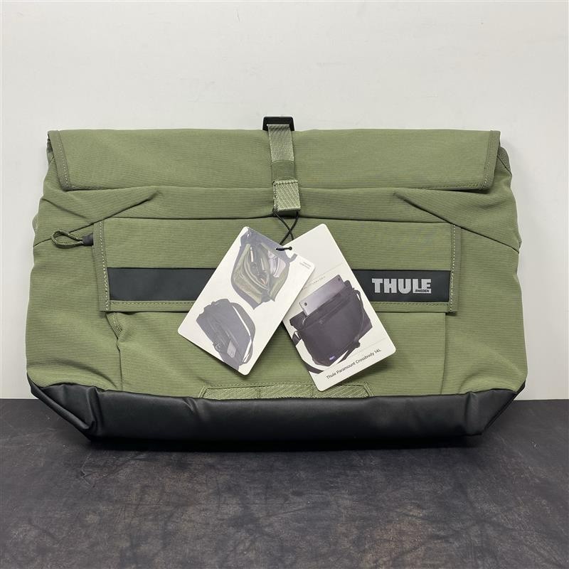Thule Paramount messenger bag 14L soft green