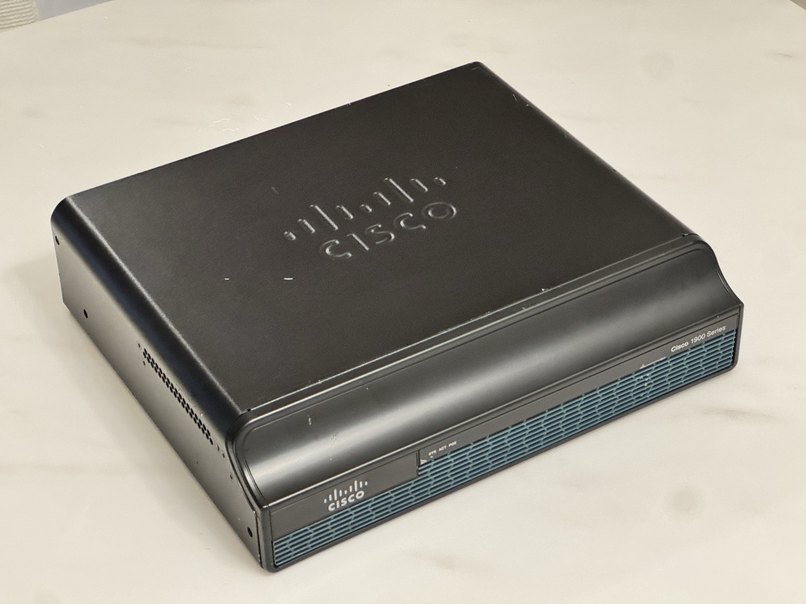 Cisco 1941/K9 V05 Integrated Services Router, Used