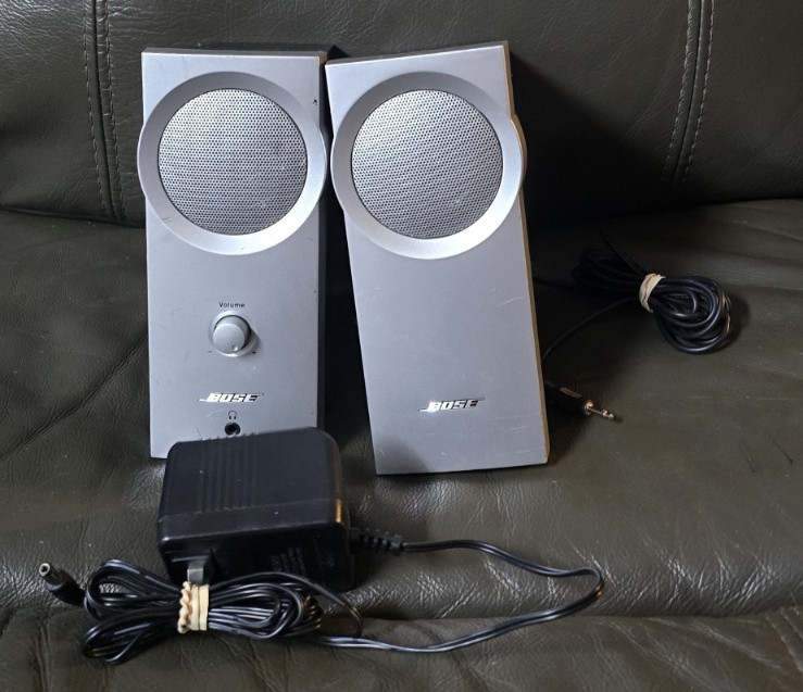 Bose Companion 2 Multimedia Computer Speakers w/Power Adapter & Cables