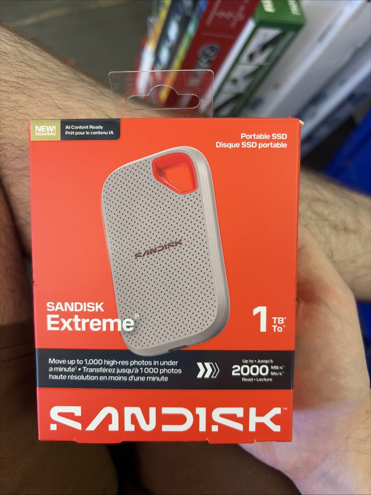 SanDisk Extreme Portable SSD 1TB  Up 2000 MB SDSSDE7W-1T00-AW25 AI Content Ready