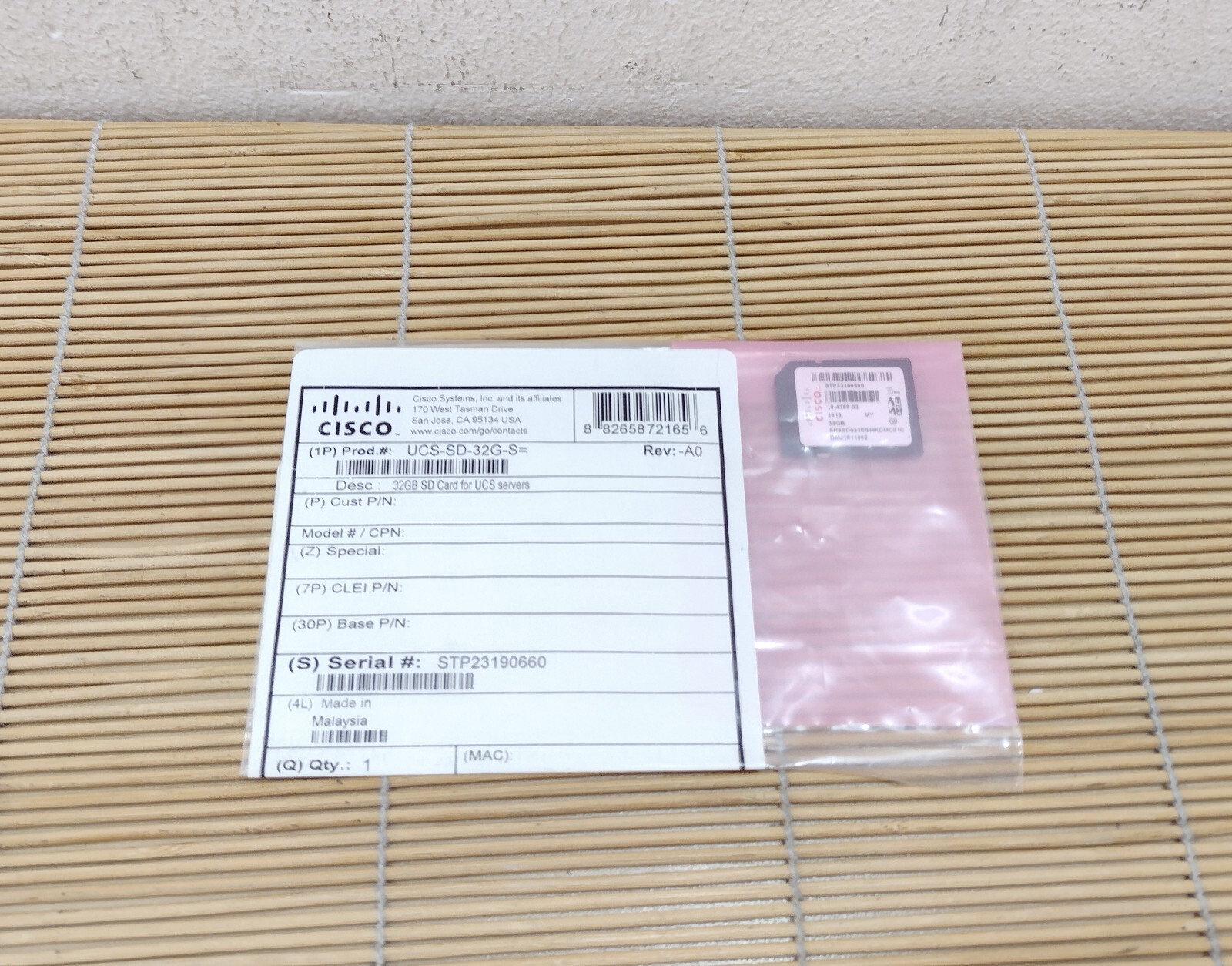 New Cisco UCS-SD-32G-S 32GB SD Card for UCS servers New Sealed