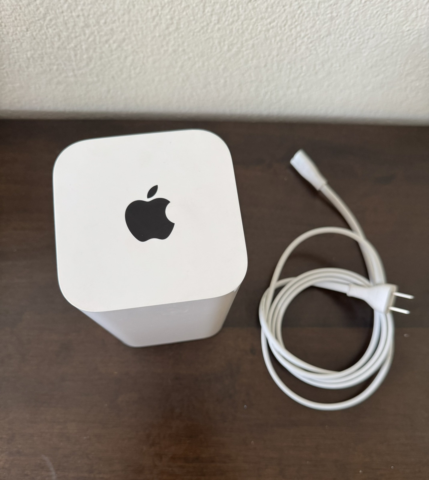 APPLE AirPort Extreme Base Station Wireless Router Model A1521 With Power Cord