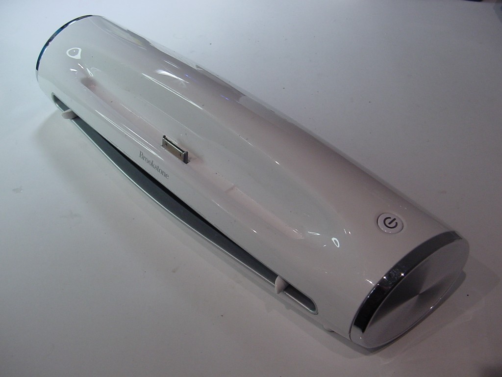 BROOKSTONE iCONVERT SCANNER 771237 FOR IPAD & IPAD 2 - NO CORDS INCLUDED