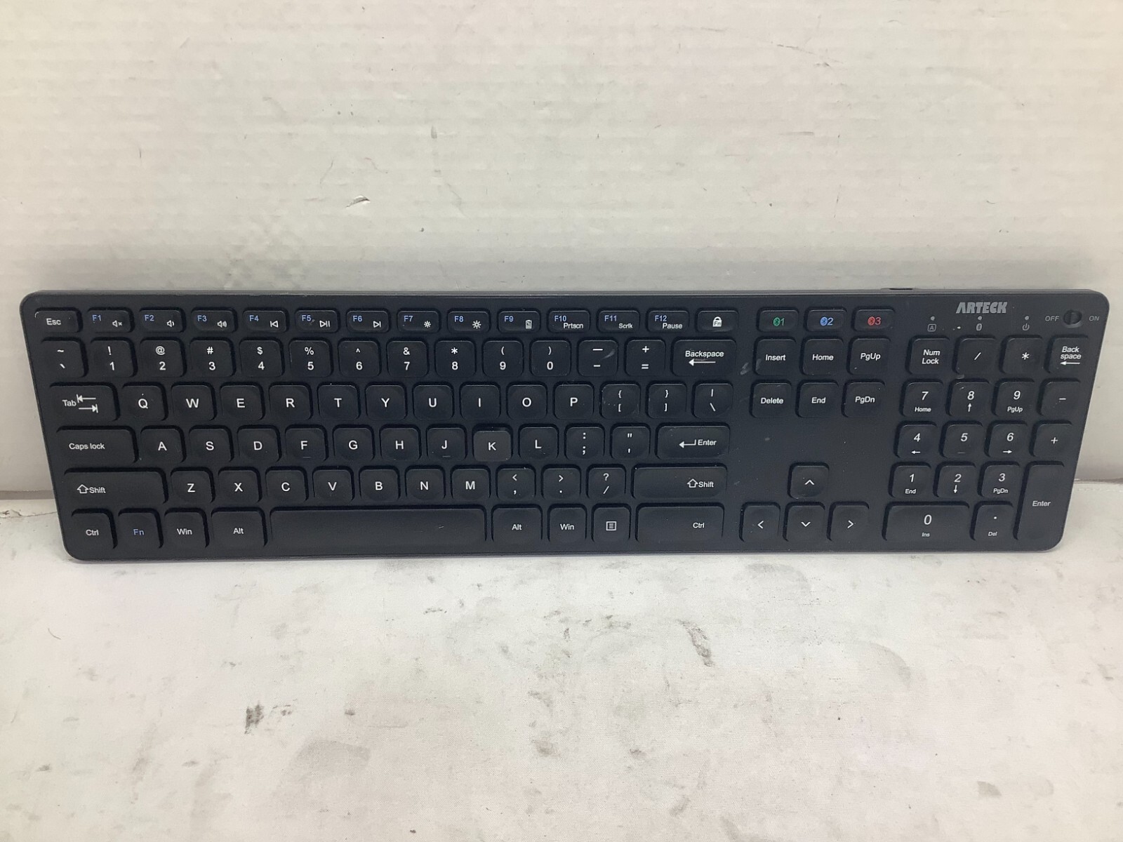 Arteck Universal Bluetooth Keyboard (Model HB305-3)