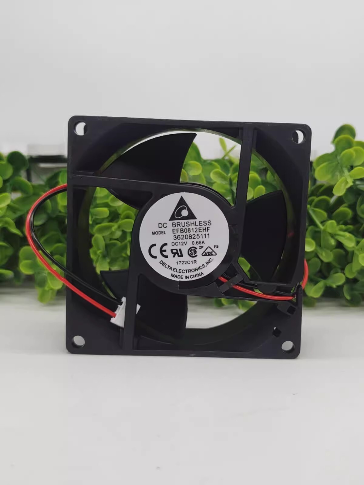 Delta EFB0812EHF DC12V 0.68A 8032 Dual-Ball Server Cooling Fan