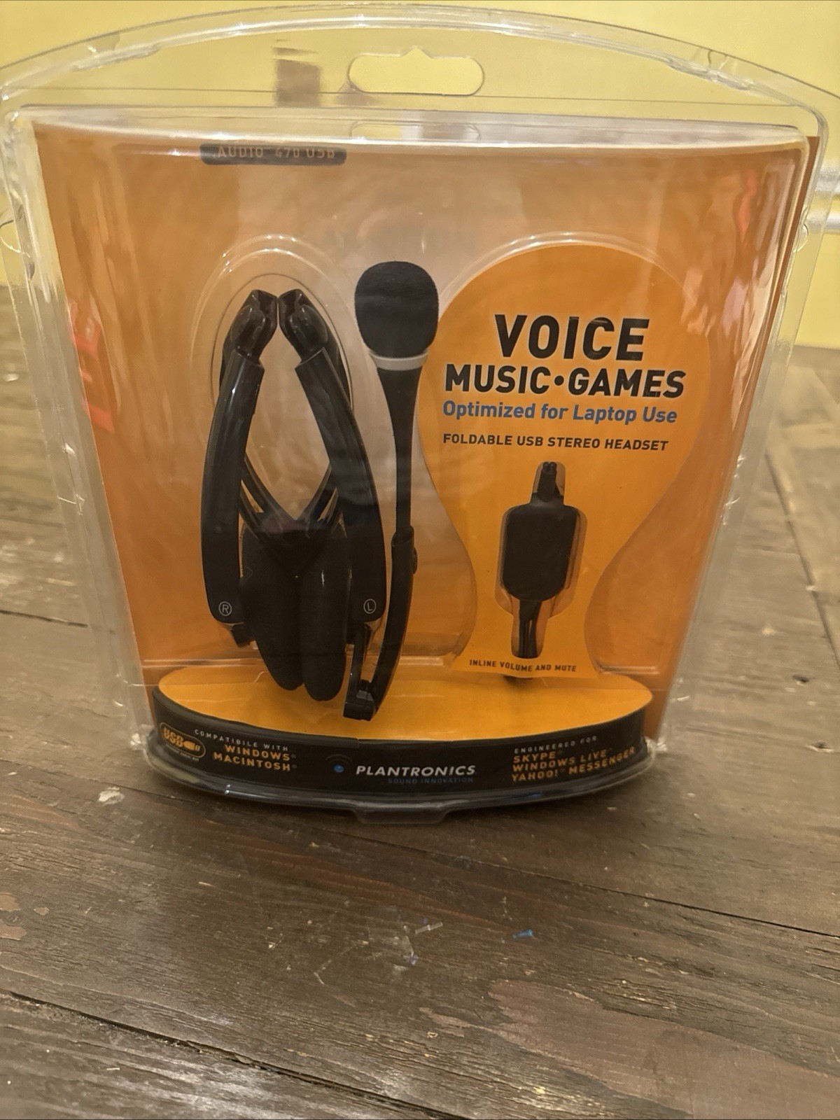 NEW Plantronics Foldable USB Stereo Headset Optimized Laptop Use Audio 470 USB