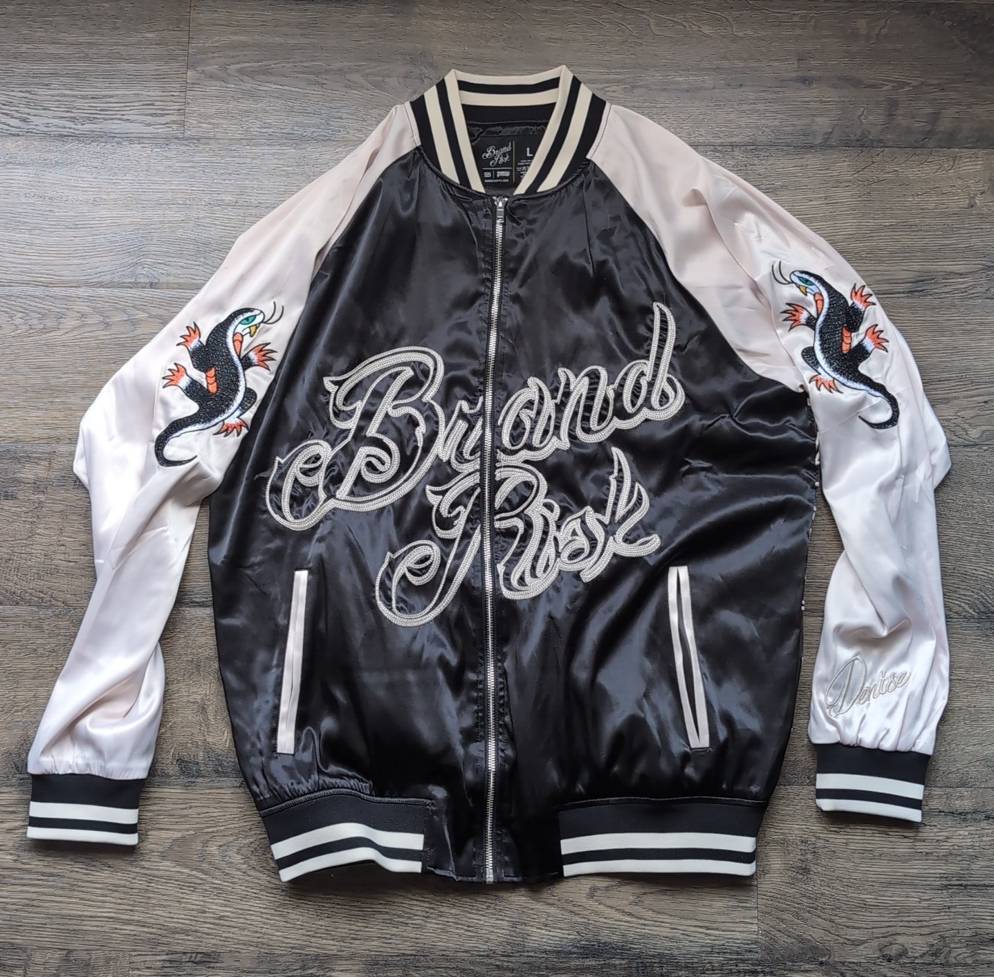 GamerSupps x PayMoneyWubby "BRAND RISK" Bomber Jacket SIZE LARGE Burger Planet
