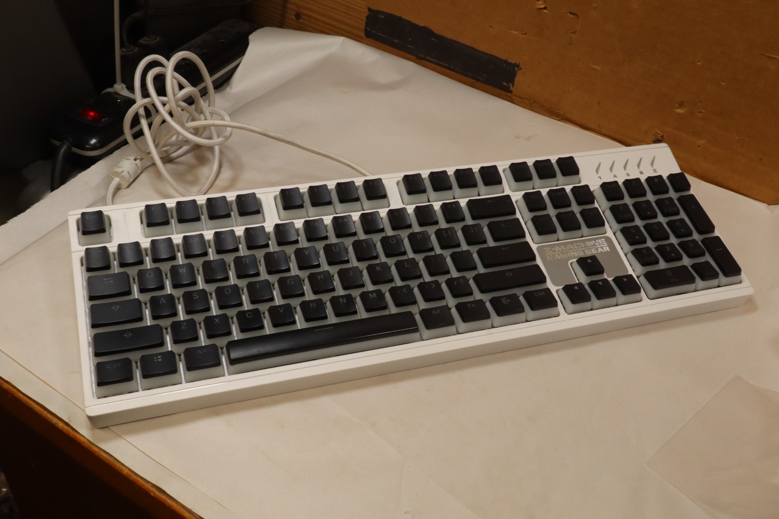 Zalman ZM-K900M Mechanical Gaming Keyboard RGB LED Z-machine Gaming Gear RM
