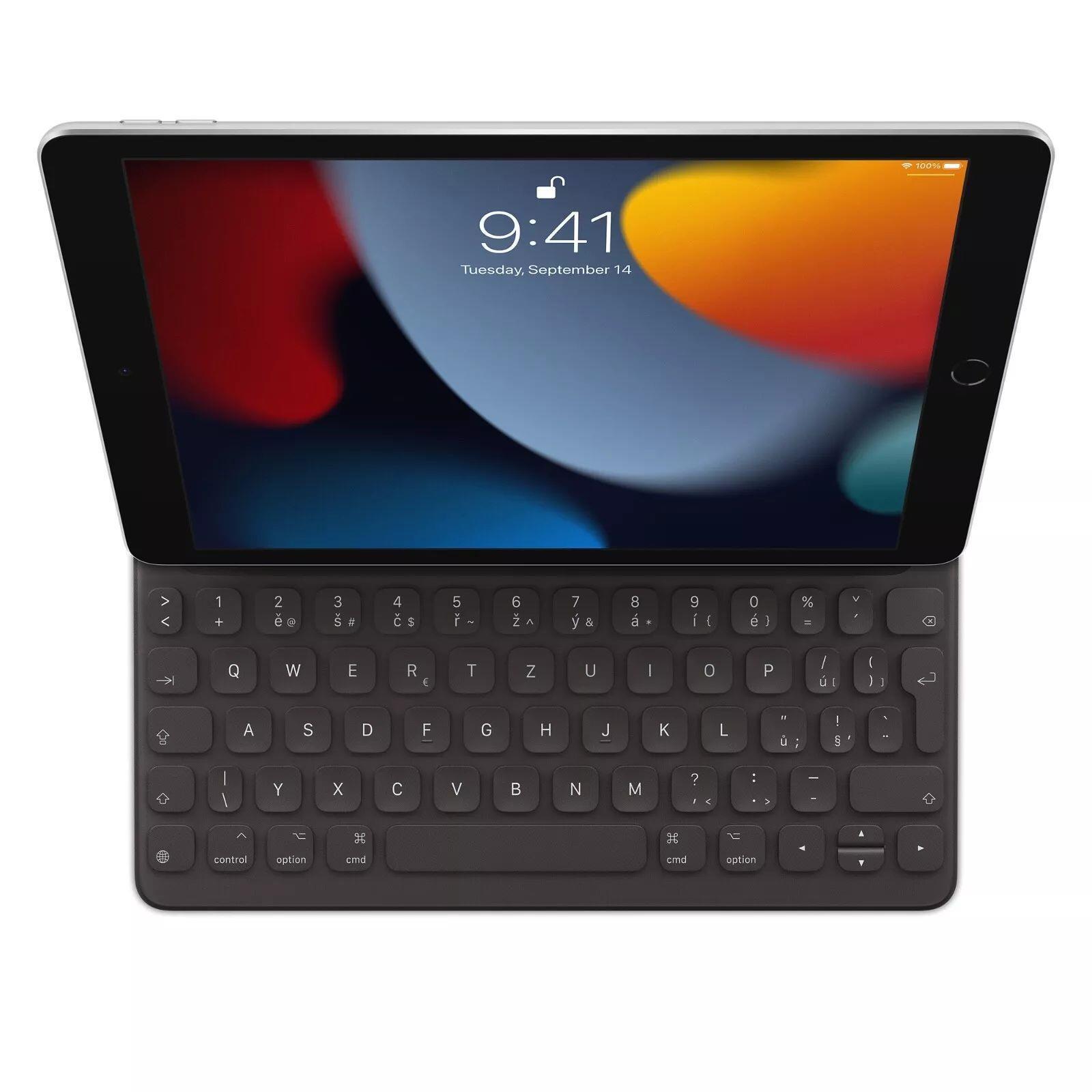 Apple Smart Keyboard iPad 7, 8 & 9 (7th, 8th & 9th Gen) - Czech Slovak - Black