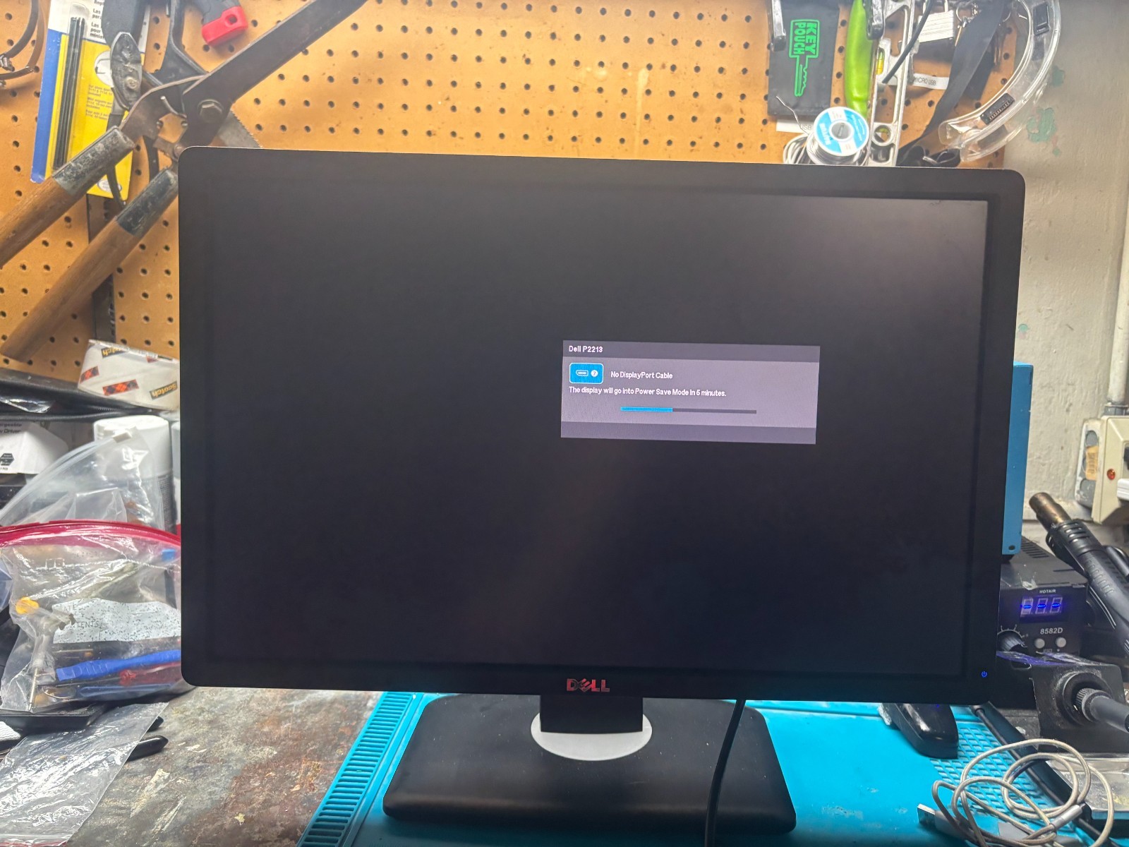 DELL 22" LCD Flatpanel Monitor with VGA, DVI, DP, USB Ports 0FJ44J Used Working 