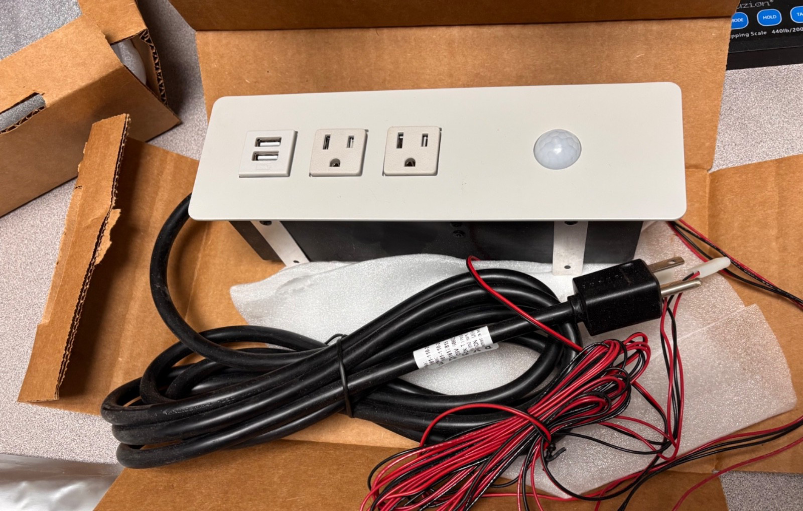 Byrne Pod Power BE01881 Charging, Motion Detector and Ventilation Brand New