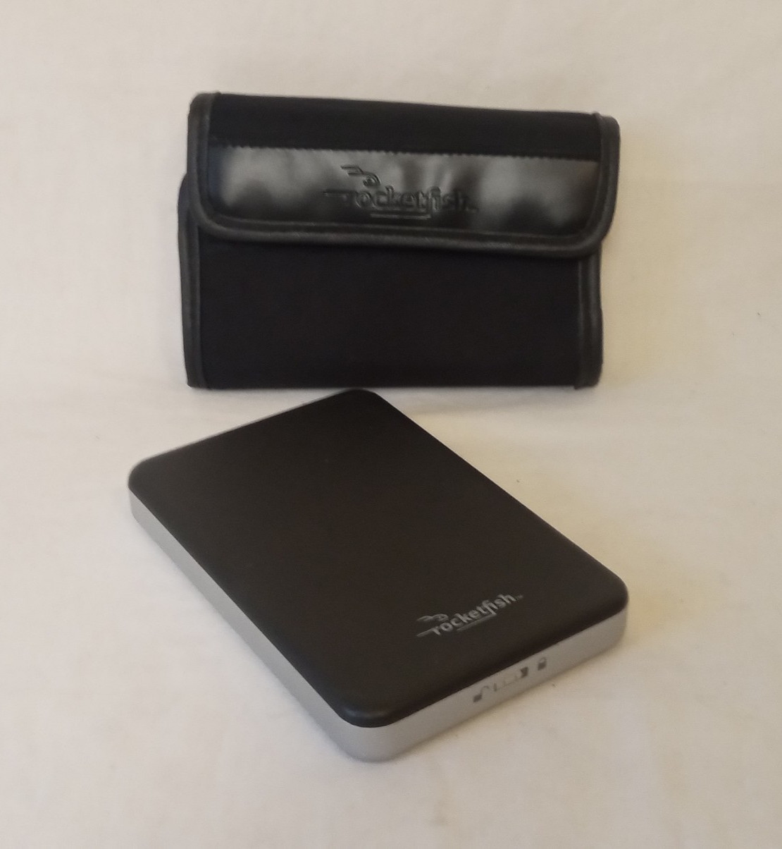 Rocketfish Model RF-AHD25 USB 2.0 2.5" SATA SSD Hard Drive Enclosure Kit