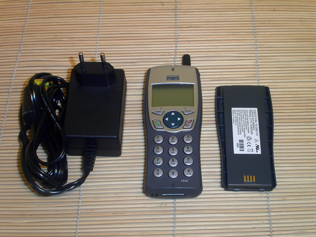 Cisco CP-7920-BUN-ST-K9 Unified Wireless IP Phone 