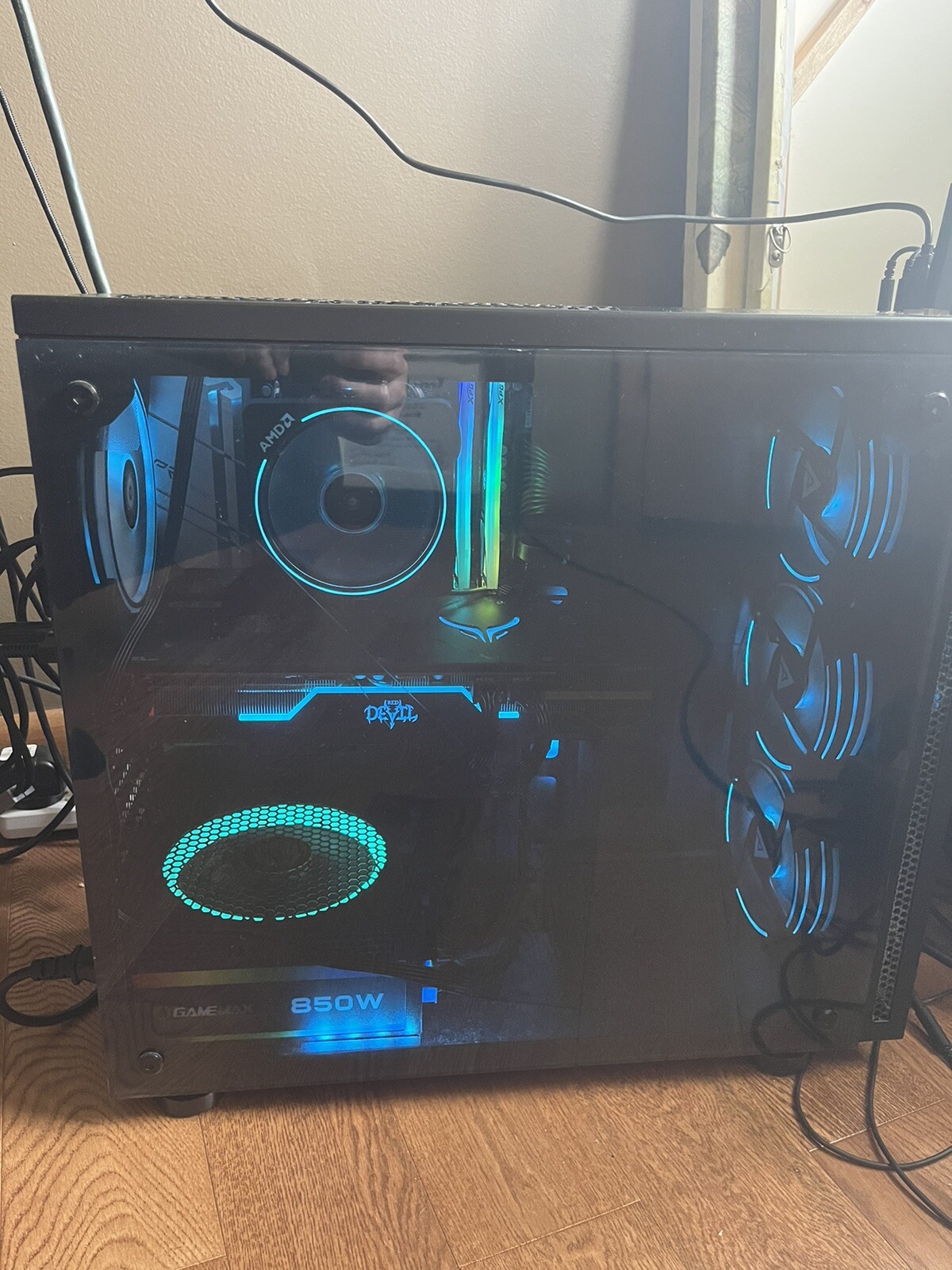 Entire gaming pc setup with OCULUS. Pc, monitors, mouse, keyboard, mic&headset.