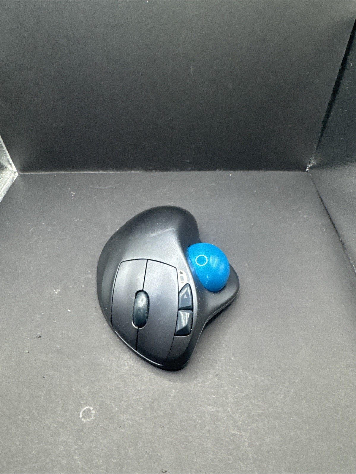 Logitech M570 Wireless Trackball Mouse Ergonomic Black - No Receiver For Parts
