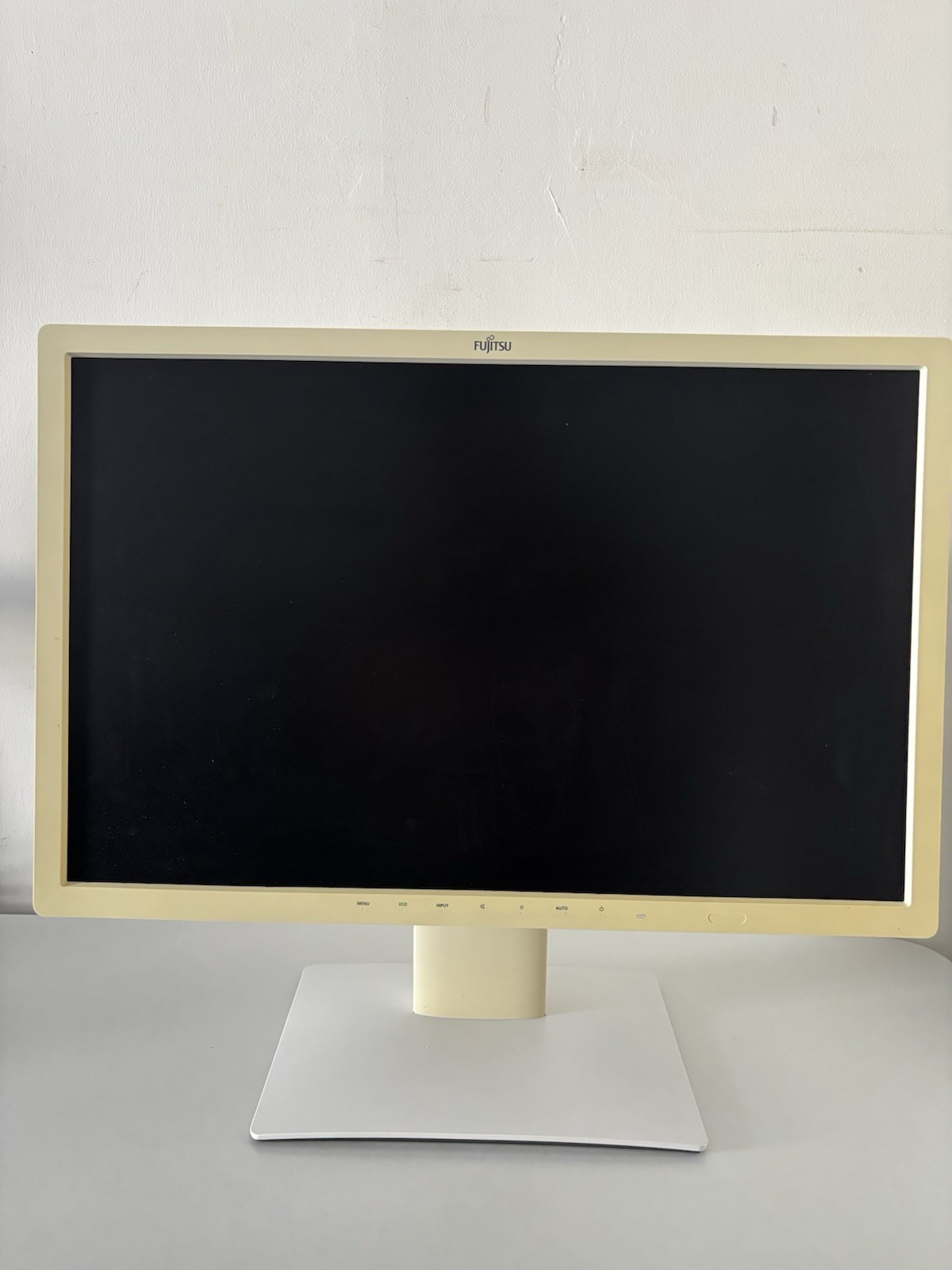 Fujitsu Monitor B24W-6 24" LED 1680x1050 DisplayPort DVI - Used