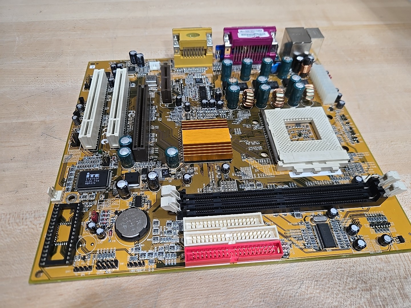 PC Chips/ECS Socket 462 Desktop Motherboard 2 PCI AGP LF-H50X IT8705F UNTESTED