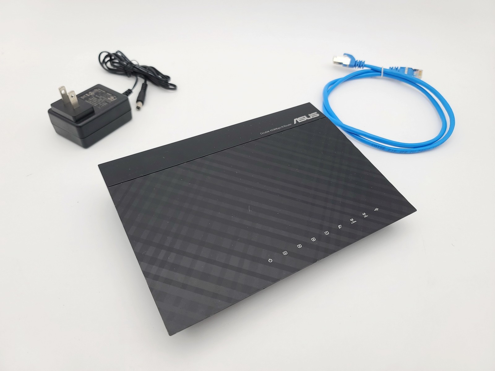 ASUS DARK KNIGHT RT-N66R DOUBLE DUAL BAND 450 MBPS  4-PORT WIRELESS N ROUTER