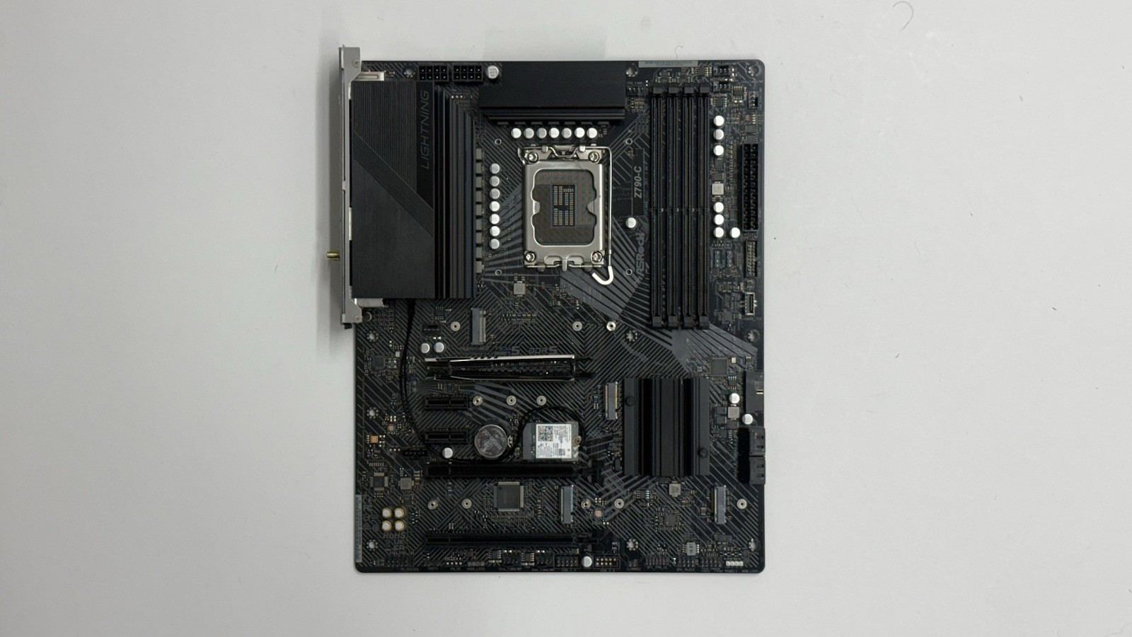 DAMAGED ASROCK Z790-C ATX MOTHERBOARD INTEL LGA1700 DDR5 WiFi PCLe FOR PARTS