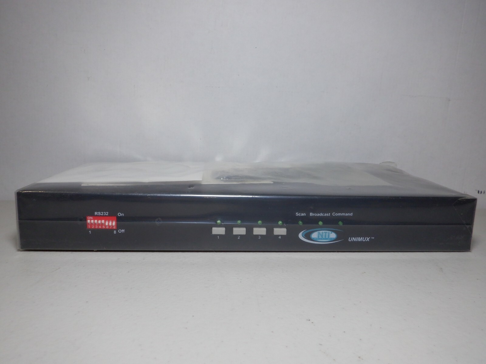 NTI Network Technologies Incorporated UNIMUX-USBV-40RS Switch