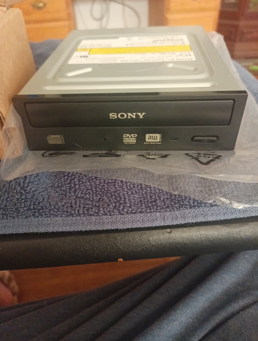 Sony DVD+R 18x  DVD/CD Rewritable Drive DRU-170C
