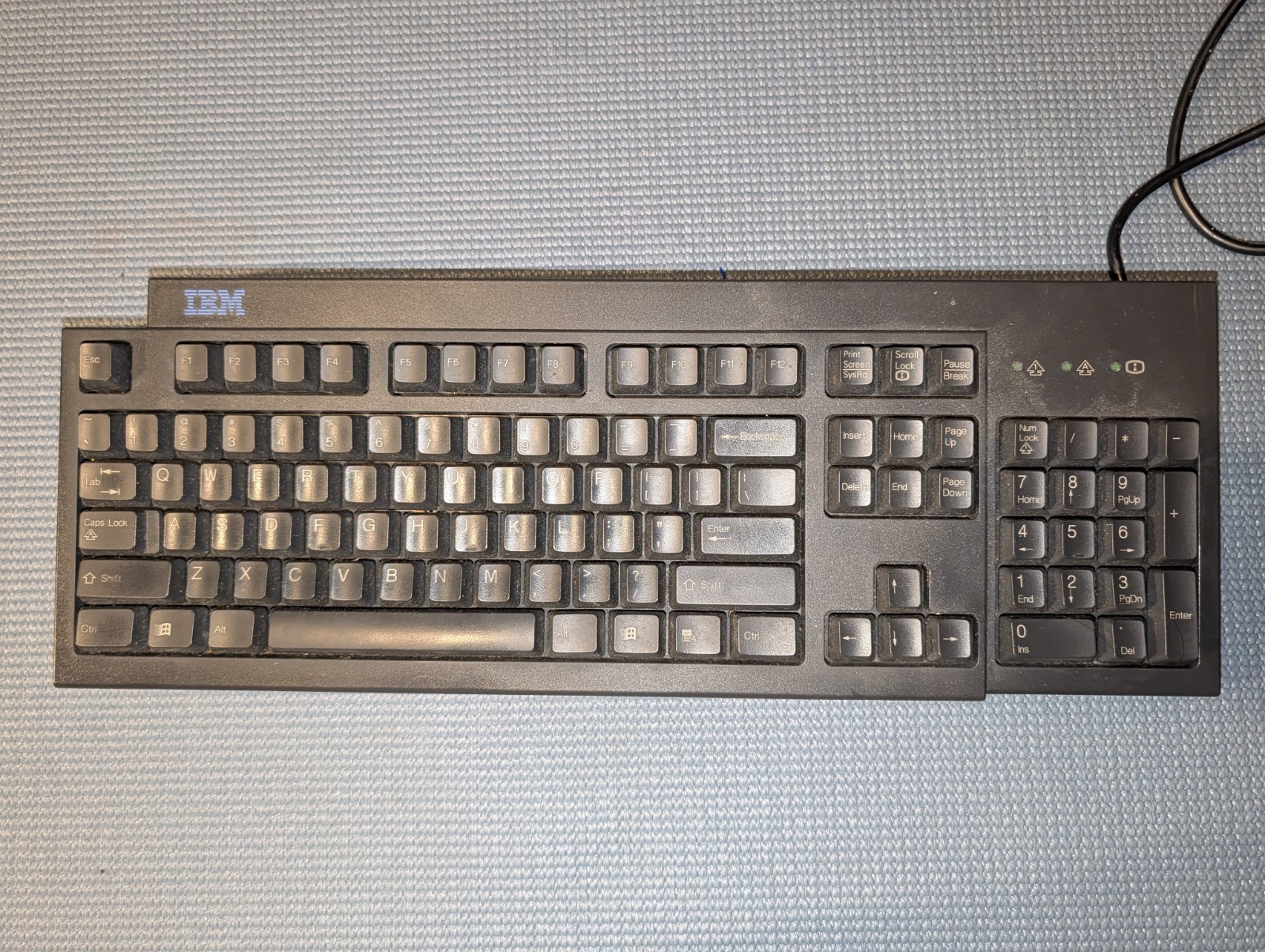 IBM KB-7953 Wired PS/2 Keyboard Black Vintage 02K0860 Blue Logo Retro Computing