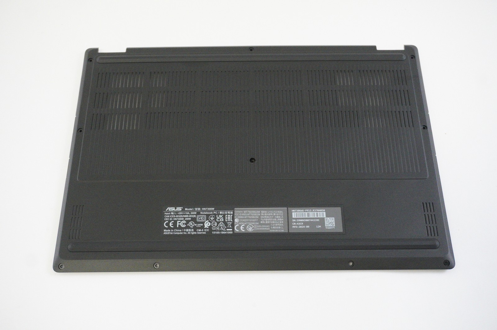 90NB14K1-R7DM00 Asus Bottom Base Cover Black HN7306WU-PX13.R3704050