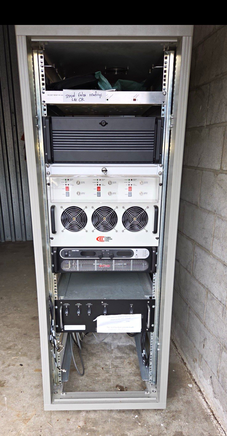19 in Freestanding Server Rack Cabinet Frame, Rackmount Equipment Cabinet