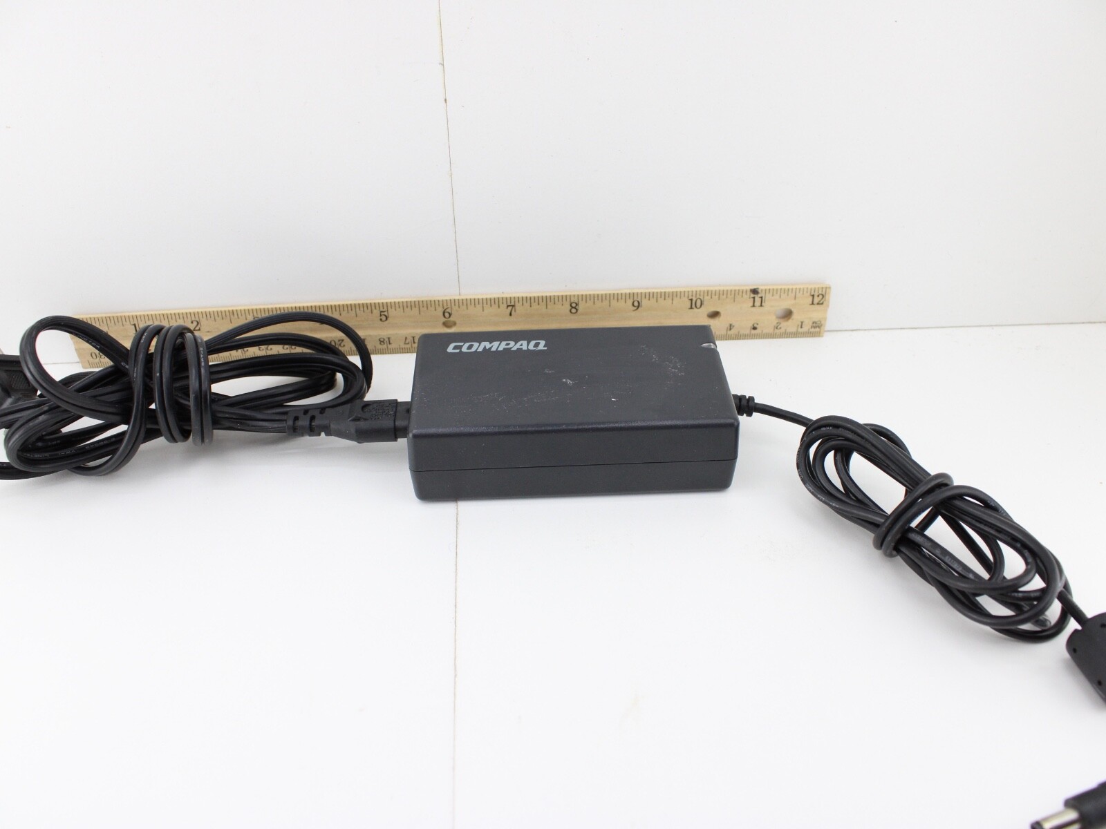 Genuine Original OEM Compaq Ac Adapter Supply Power Plug PA-1600-19A  Tested