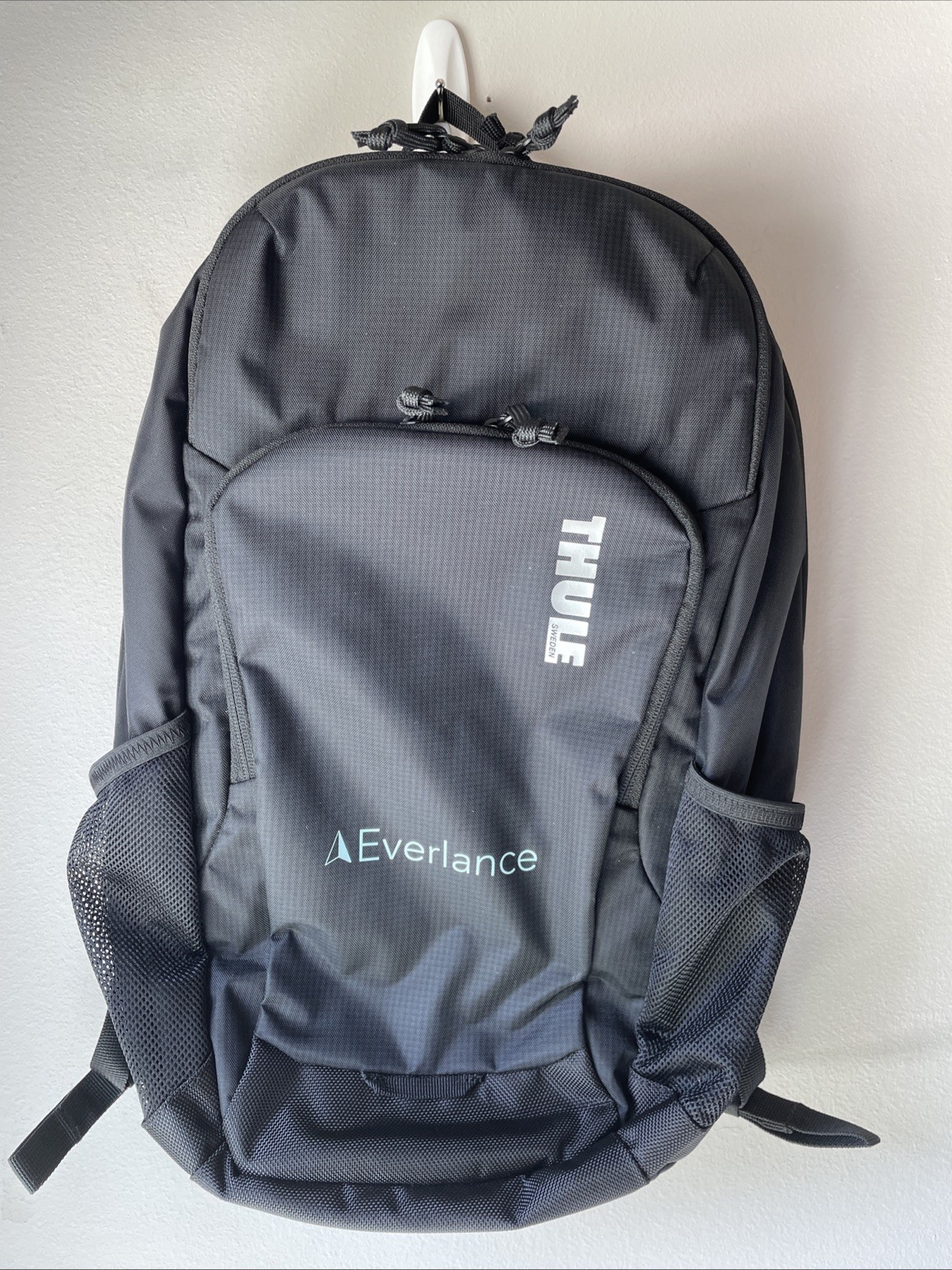 Thule Achiever Backpack 18"x 13" Laptop Tablet Sleeve Safe Zone Bottle Holder