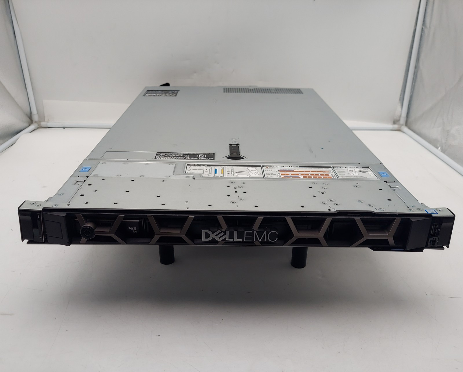 Dell EMC PowerEdge R640 2x Xeon Silver 4108 1.80GHz 80GB RAM PERC H330 NO HDD