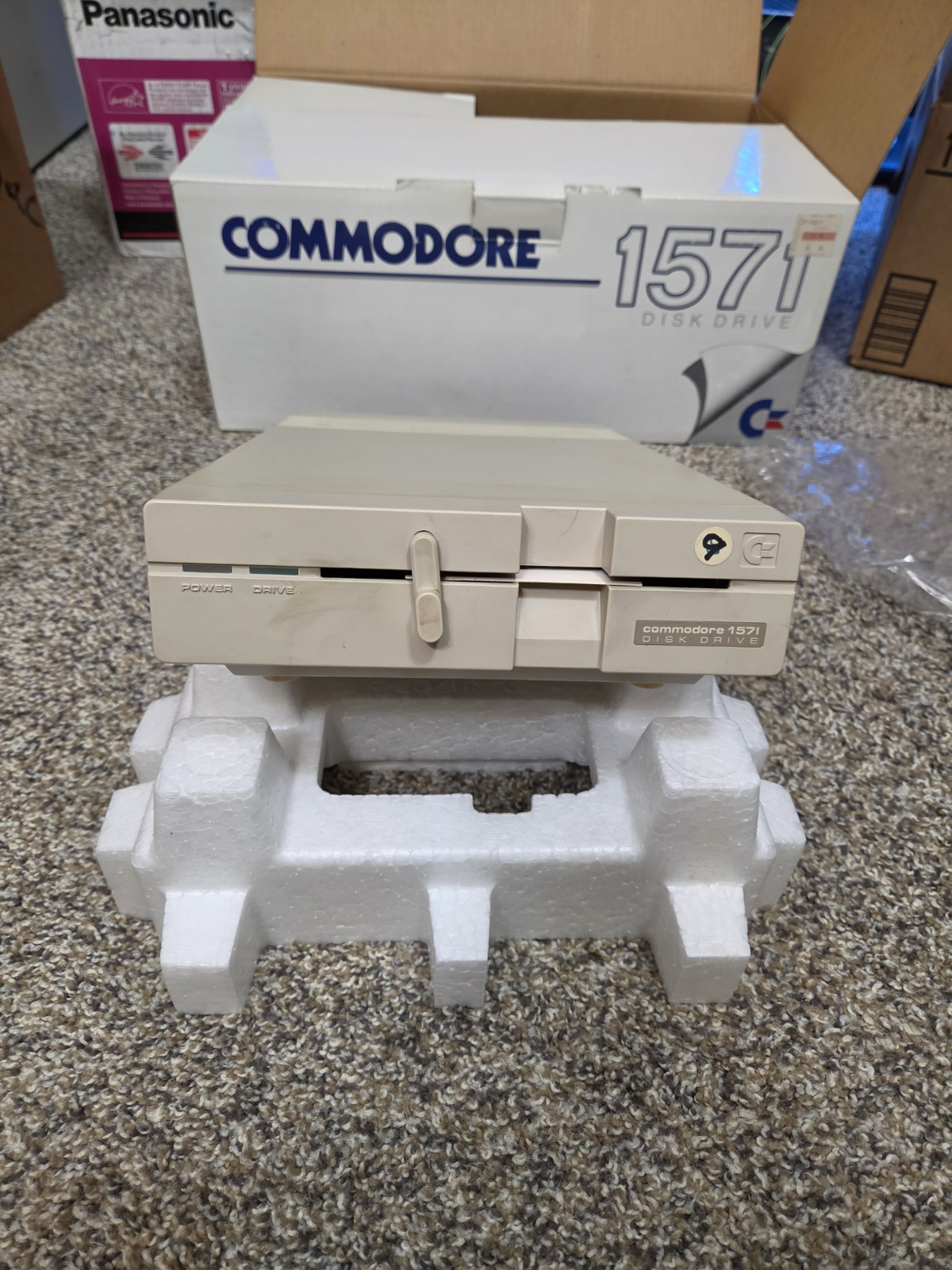 Commodore 1571 Disk Drive In Original Box Cables Untested Powers On