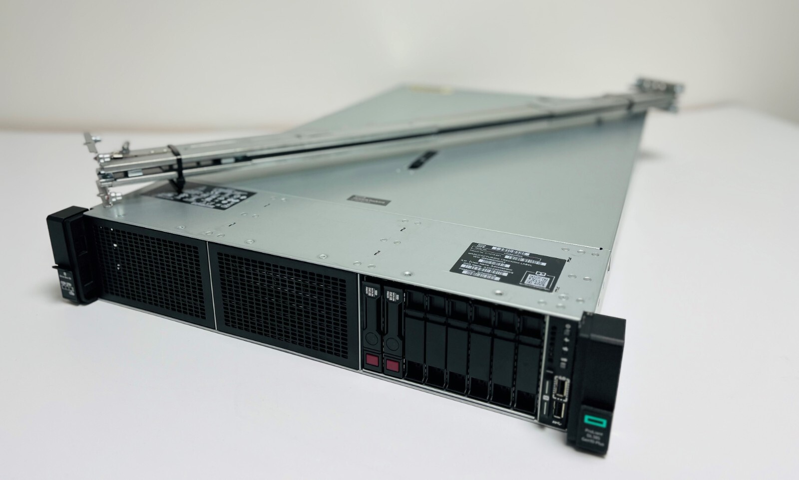 HPE DL385 Gen10 Plus 2x 7302 32-Core 512GB-R E208i-a 2x 480GB SSD 2x 800W Server
