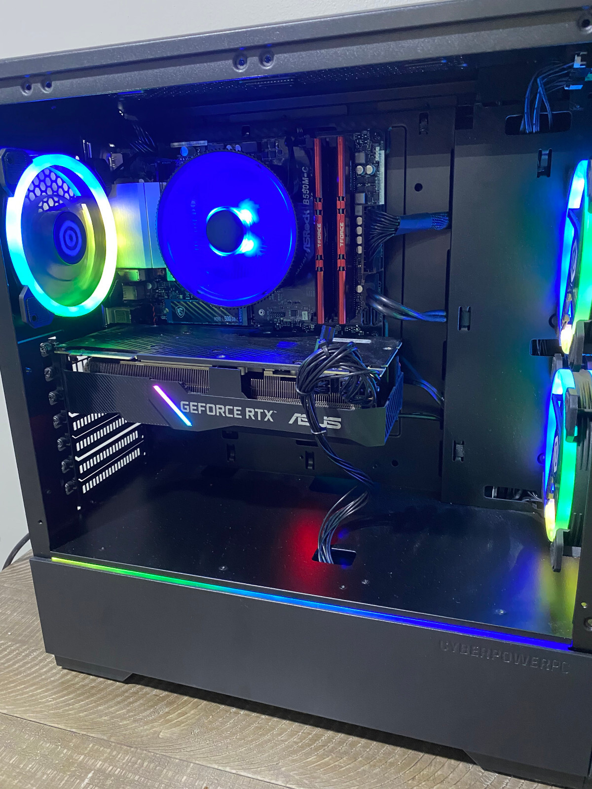 New CyberPower Gaming Pc with RGB, Mint Condition (Spec list is in description)