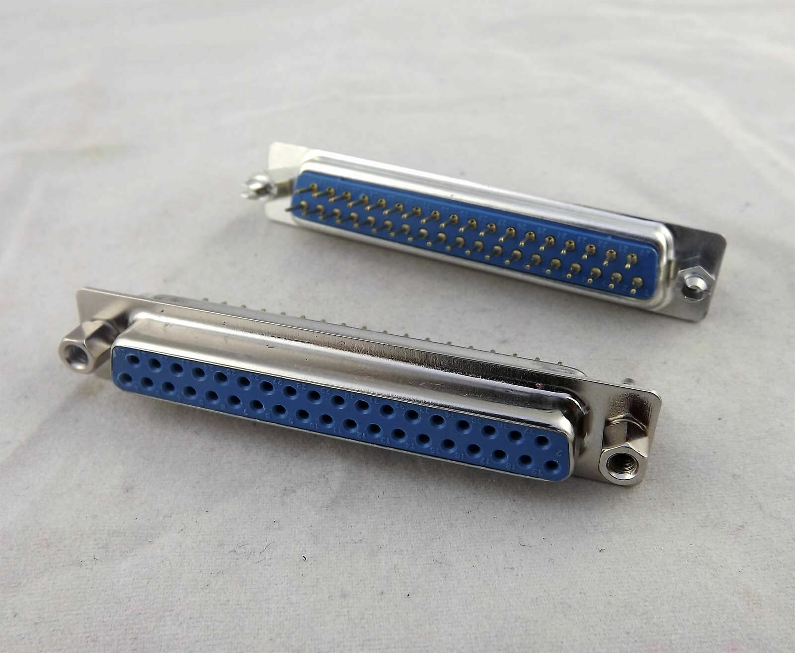 10pcs D-SUB DB37 37Pin Female DIP PCB Solder Connector Adapter 2 Rows Lock Screw