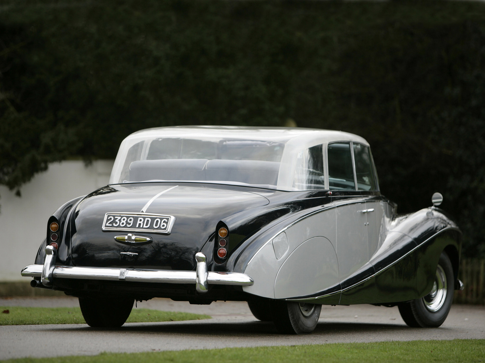 Cars 1951 rolls royce wraith perspex retro Desk Mat Stitched