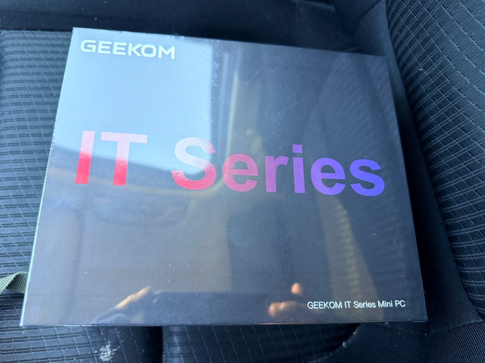 Brand New GEEKOM IT13 MAX AI Mini PC Intel Ultra 9 185H 24GB LPDDR5 500GB
