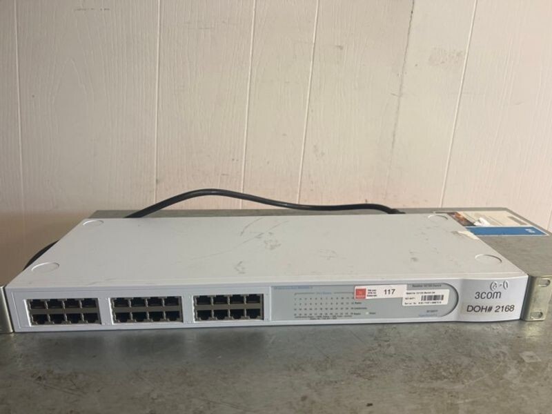 3Com® SuperStack 3 Baseline Switch 10/100 2024 3C16471