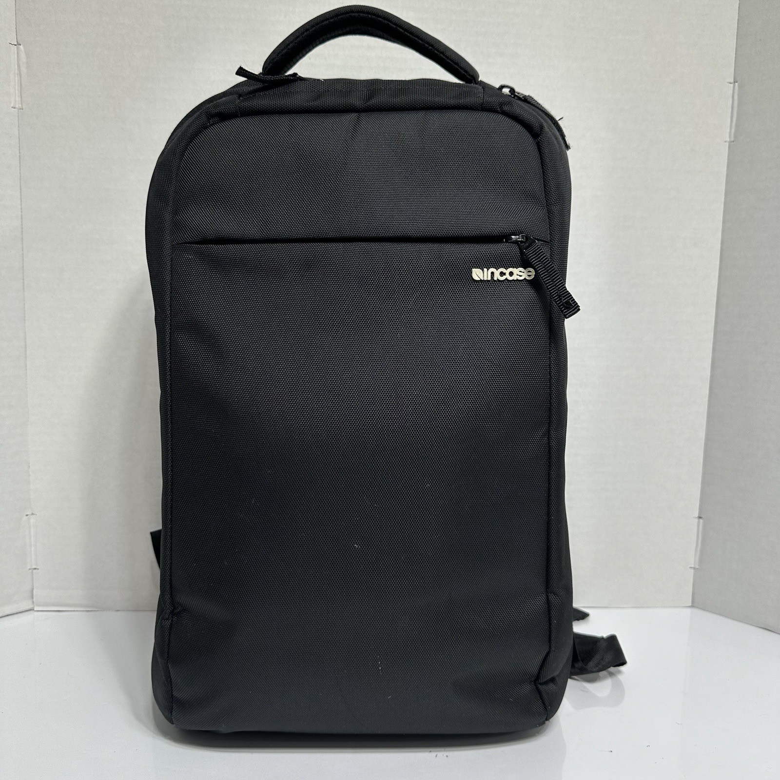 INCASE ICON Full Size Laptop Backpack - Numerous Compartments - Black 23L