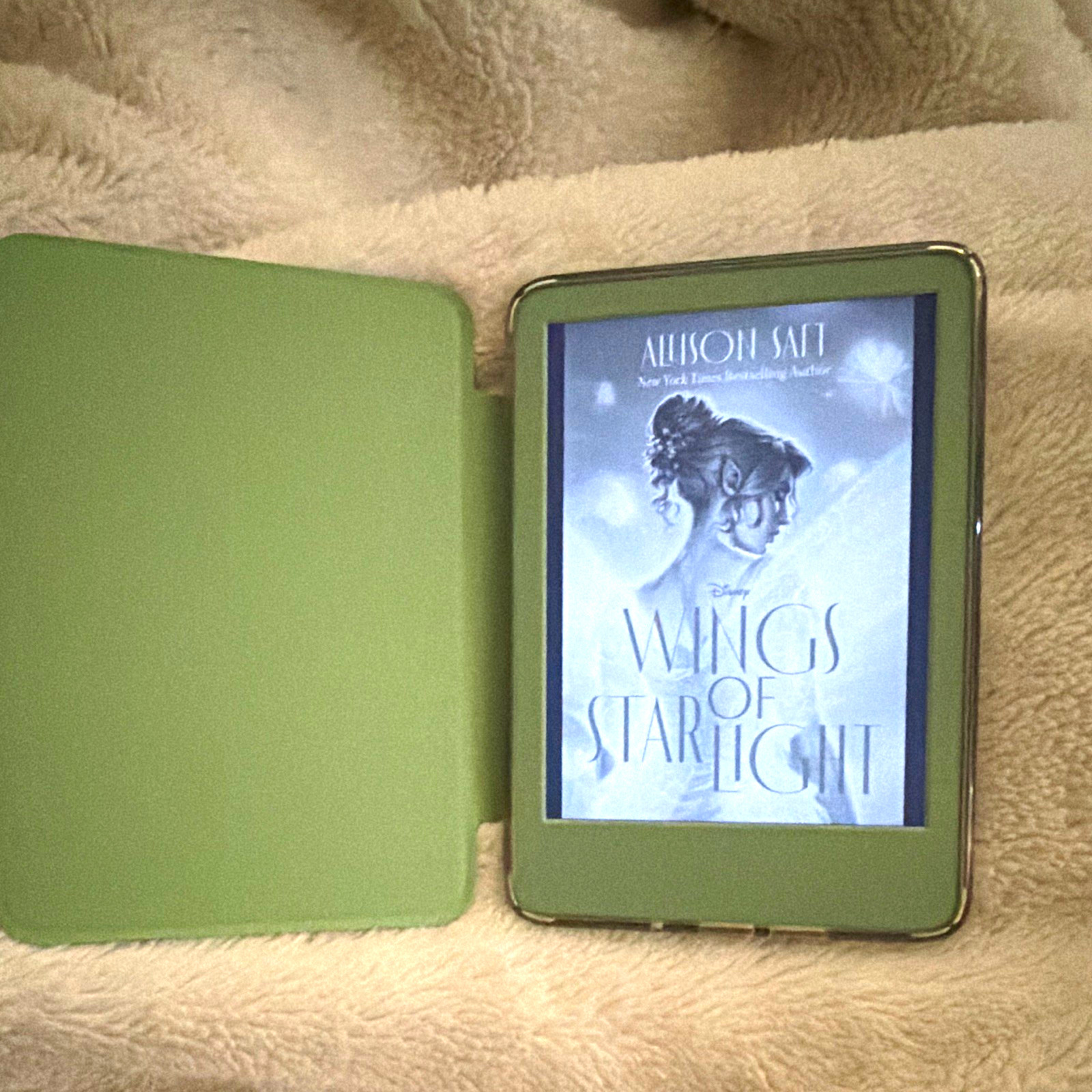 Amazon Kindle eBook Reader 16GB 6in Wi-Fi Matcha Green Cover + Case bundle