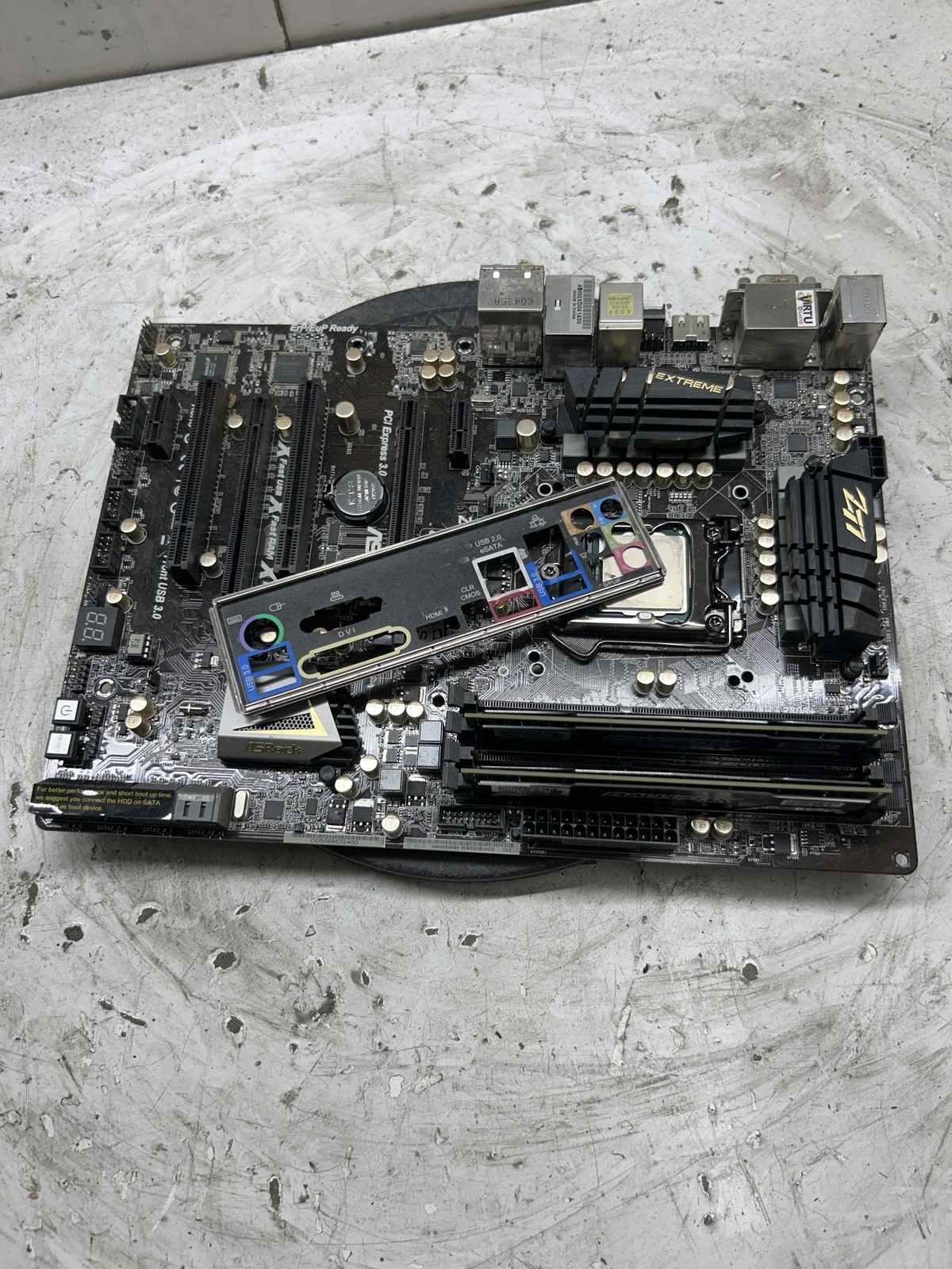 ASRock Z77 Extreme4 Intel Core i5-3570K 3.40GHz 16GB