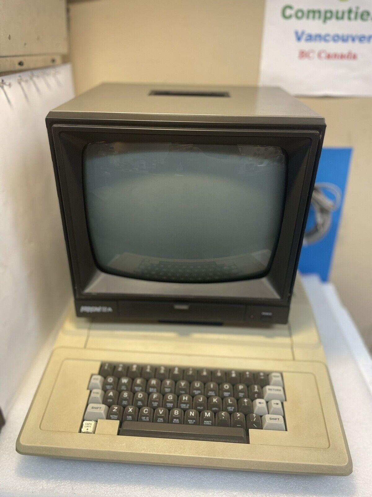 Vintage  Apple II Clone Computer  CV-777 Canadian clone