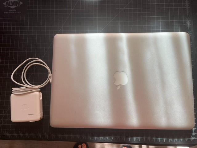 Used - Apple - MacBook Pro 13" - CS6/FinalCut/Logic Pro/Office/Reason - Bundle