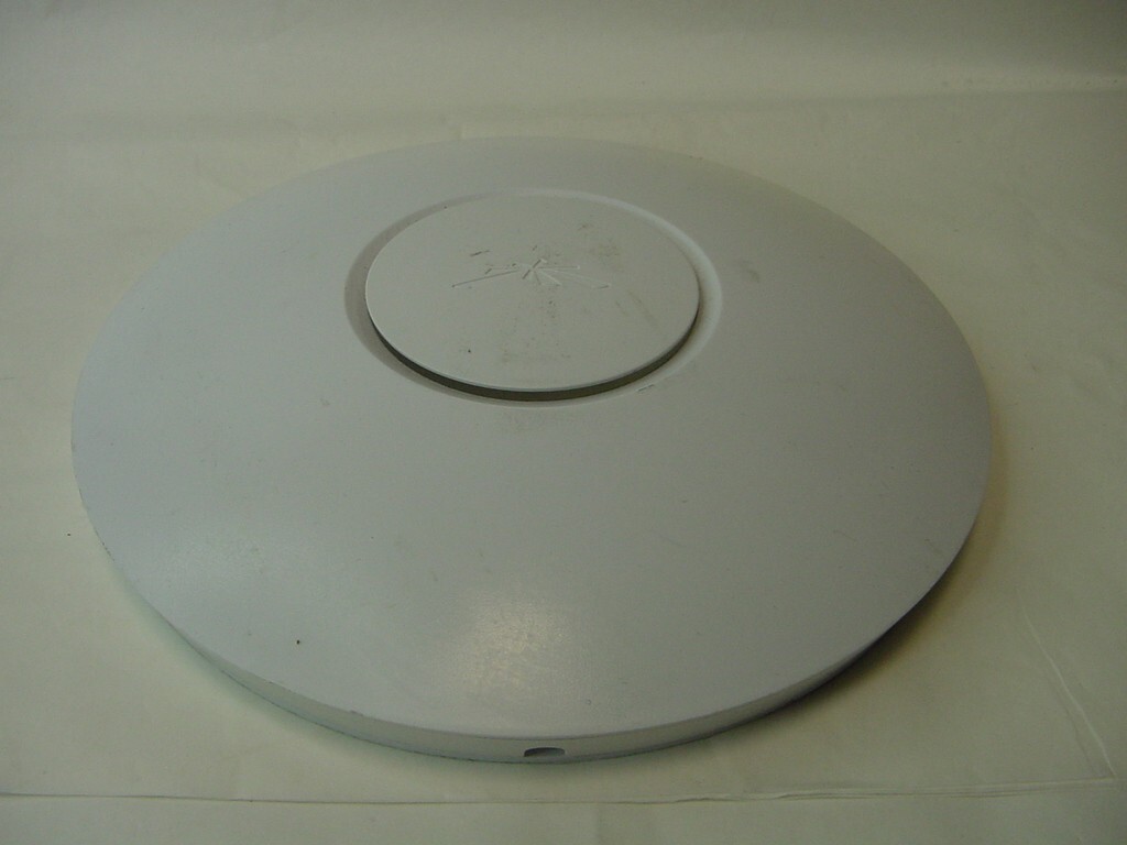 UBIQUITI UNIFI AP AC LR UAP-AC-LR WIRELESS  ACCESS POINT WITH BACKPLATE