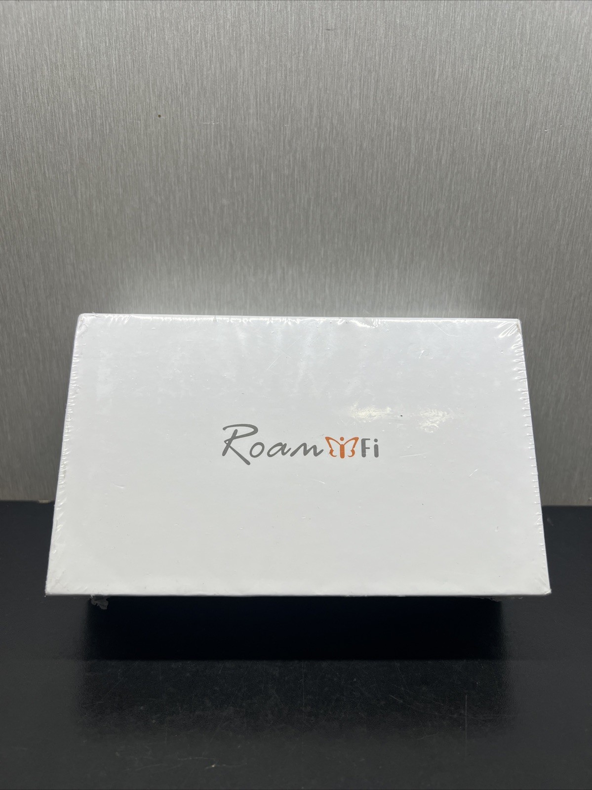 RoamWiFi Mobile Hotspot Pocket WiFi R10 1GB Data 30 Day 10 Devices