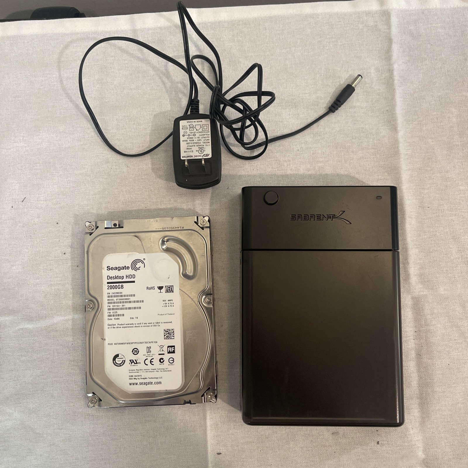 Seagate Desktop HDD ST2000DM001 2000gb  SATA 3.5" HDD Hard Drive W Sabrant Dock